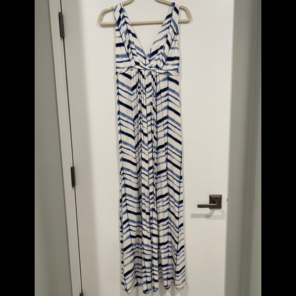 Tarte maternity maxi dress, size Small